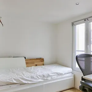 Super Studio In The 11th District Paris